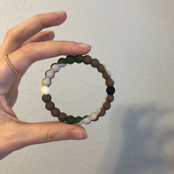 5 Lokai Bracelets - Picture 3 of 8